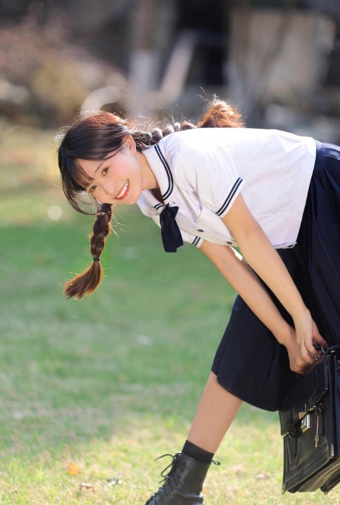 《亮剑》李云龙妻子，豪门梦碎，拼命演戏还清1.4亿巨债，现回浙江农村过踏实日子