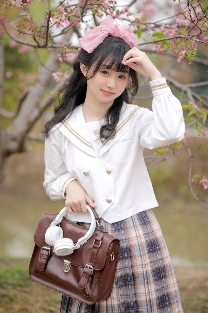 港剧《夫妻的博弈》圈层受限严重，井柏然张颂文《谷雨》亮相总台共创伙伴大会丨长剧日报 配图