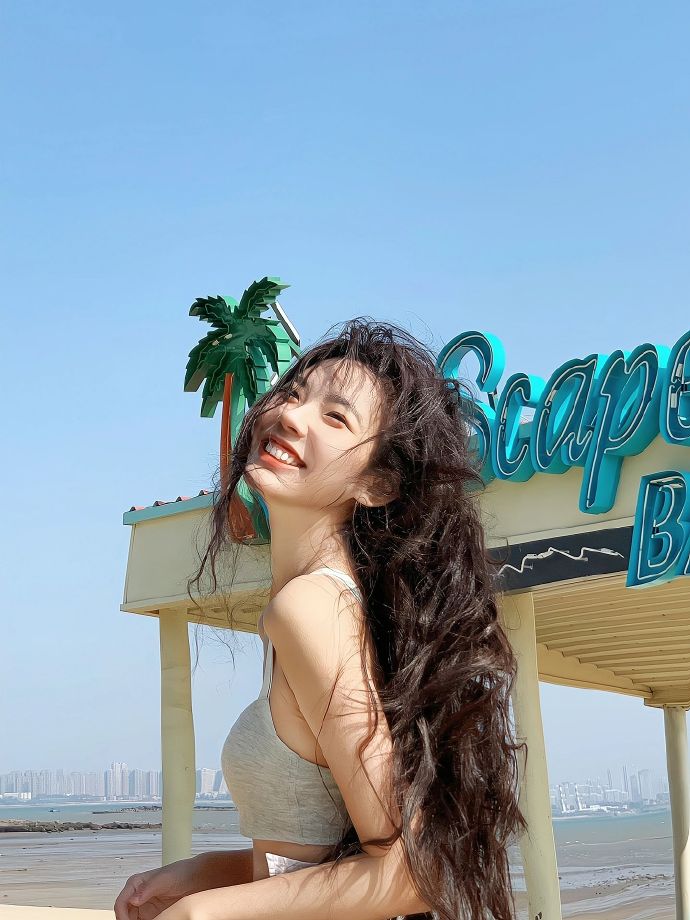 曲婉婷癌症消息引发热议，网友热议：这是否为现世报？ 配图